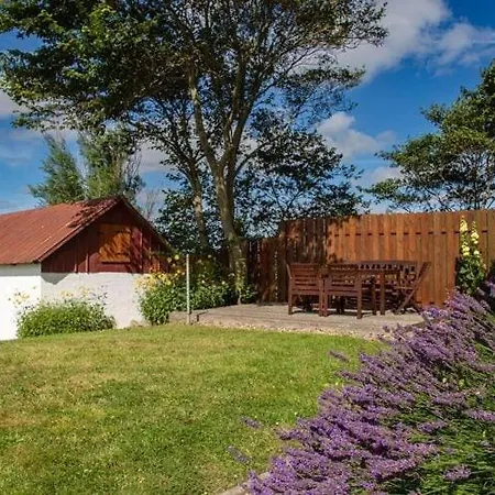 In A Thatched House In Appartement *